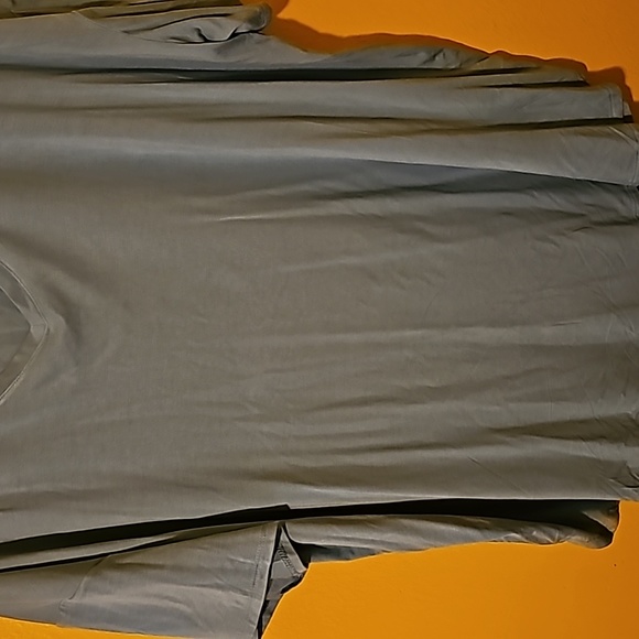 Two blouses - Picture 6 of 8